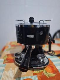 Macchina del caffè De'Longhi come nuova.