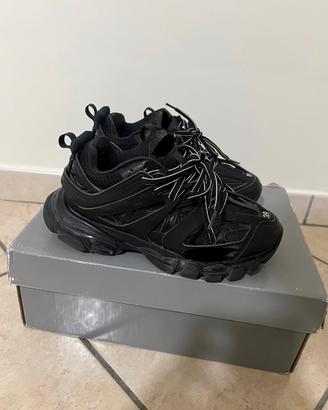 Scarpe Track Nere Taglia 39 -Con scatola e Dustbag