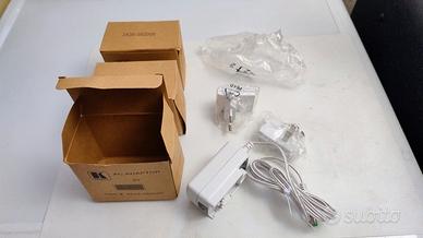 3 alimentatori Kramer bianco presa verde 5V 2A