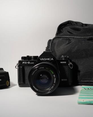 Yashica FX-3 Super 2000 + Zoom 35-70mm