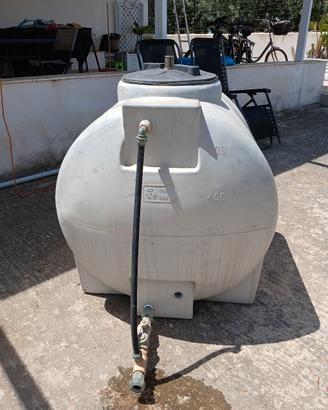 serbatoio cisterna 500L con raccordi 