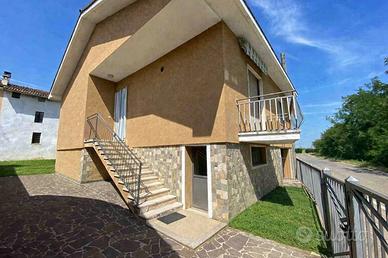 Villa di 235 m² con 3 locali e box auto doppio a T