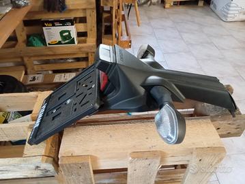 portatarga con frecce Suzuki gsx-s 750