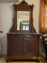 Mobile antico dell’800 con cassettiera e specchio