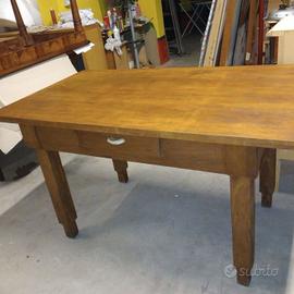 Tavolo Vintage con cassetto