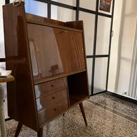 Mobile credenza con scrittoio a ribalta