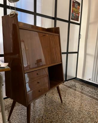 Mobile credenza con scrittoio a ribalta