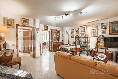 Villa a schiera con giardino