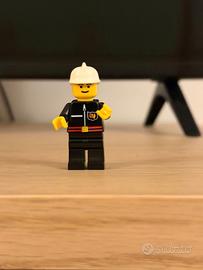 LEGO Minifigure Pompiere con casco bianco