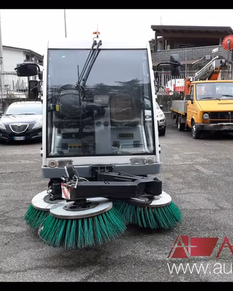 UNIECO COSTRUZIONI MECCANICHE SPAZZATRICE UN U8682