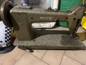 Macchina da cucire Necchi