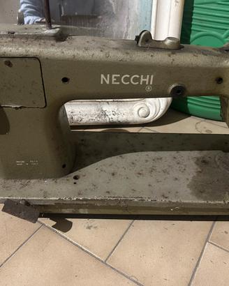Macchina da cucire Necchi