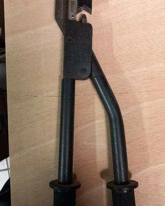 Pinza capicorda