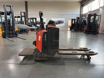 TRANSPALLET 20 QUINTALI UOMO A BORDO TOYOTA