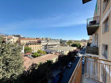 Appartamento di 140 m² con 5 locali a Catania