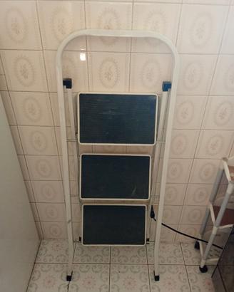 Scala pieghevole 3 gradini casa ritiro a mano Bari