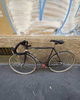 Bici da corsa Olmo – telaio nero