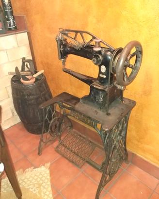 Macchina da cucire Singer 29K2