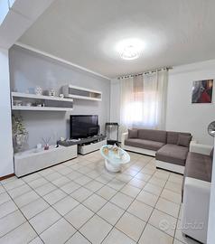 Appartamento con ampio spazio esterno a Catania