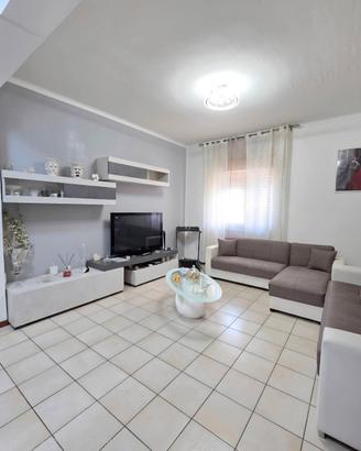 Appartamento con ampio spazio esterno a Catania