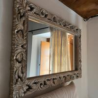 Specchio intagliato a mano