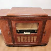 Radio bar giradischi