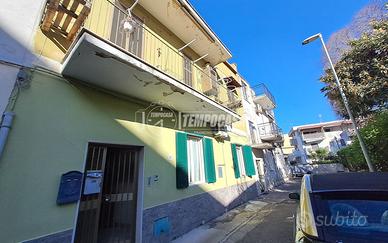 Appartamento in buone condizioni al piano rialzato