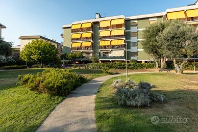 Quadrivano con 2 p. auto e cantina Nuda Proprietà