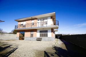 Villa di 224 m² con 4 locali e box auto doppio a C