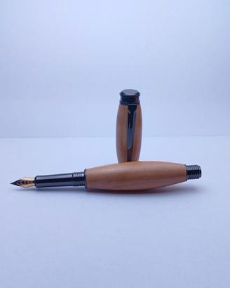 penna stilografica in legno fatta a mano 
