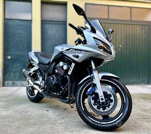 Yamaha fzs 600