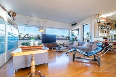 Attico / Mansarda di 215 m² con 4 locali e box aut