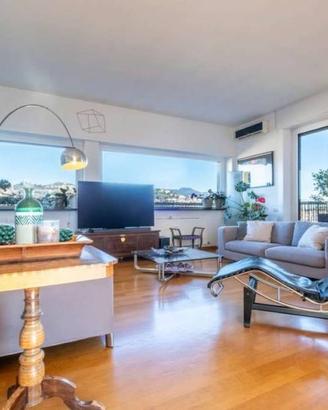 Attico / Mansarda di 215 m² con 4 locali e box aut