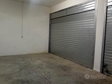 Box 23 mq alto 3,70 m - Roma Romanina