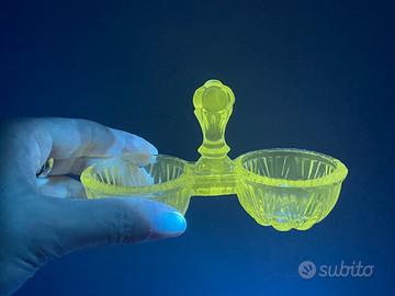 Antica saliera vetro fluorescente al manganese