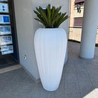 Coppia di vasi da esterno con illuminazione