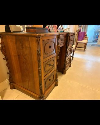 Coppia di Mobili Antichi in Legno Massello