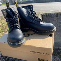 Stivali anfibi Dr. martens Pelle morbida nero 38