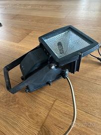 Faro illuminazione esterno