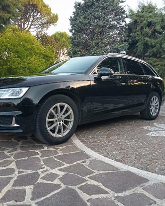 audi A4 gtron 
