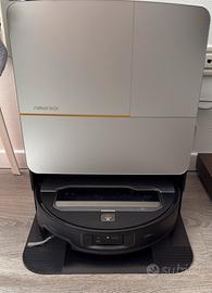 Robot roborock saros Z70 con braccio meccanico