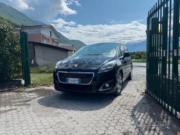 PEUGEOT 5008 BlueHDi 120 CV AUTOMATICA