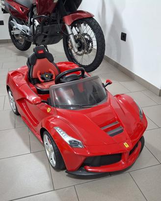 Ferrari elettrica con telecomando 