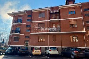 QUADRILOCALE PARZIALMENTE RISRUTTURATO COMODO AI S