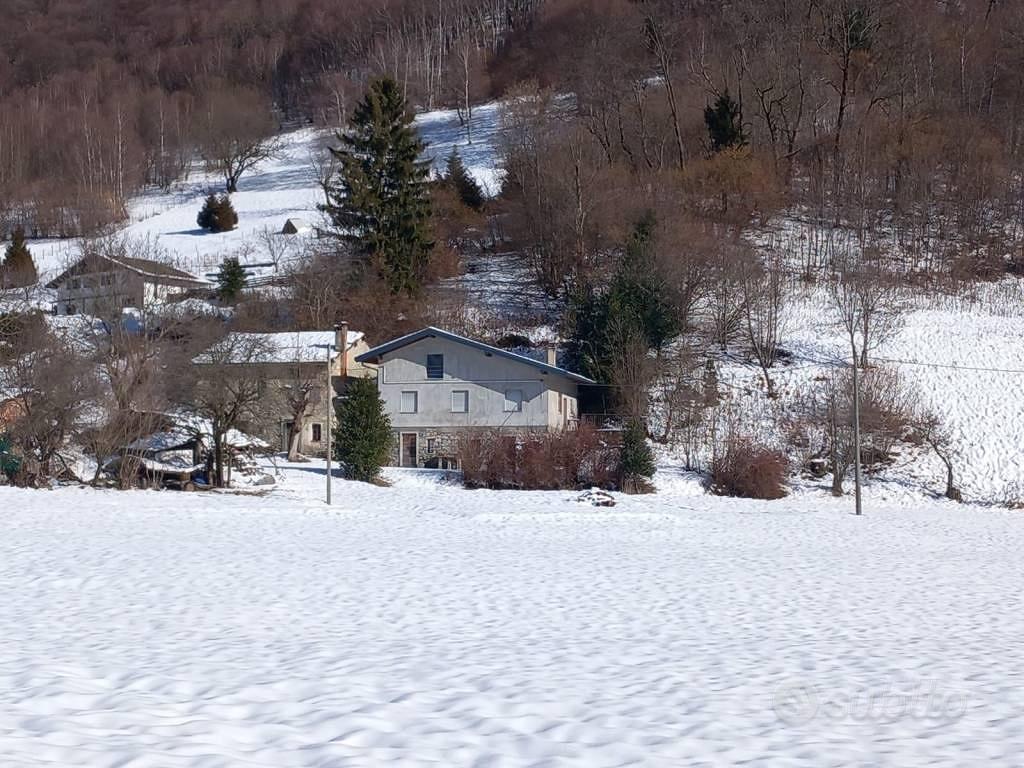 Rustico / Casale di 219 m² con più di 5 locali e b - Vista 5