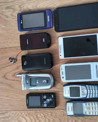 Lotto telefoni e mp3 per pezzi di ricambio