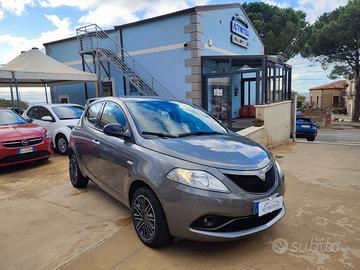 Lancia Ypsilon 1.0 FireFly 5 porte S&S Hybrid Ecoc