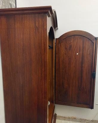 Armadio in legno massello