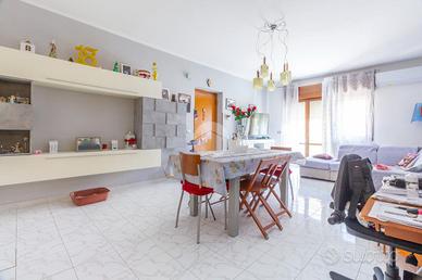 4 LOCALI A VILLABATE