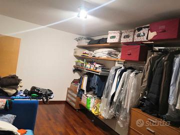 Cabina armadio aperta